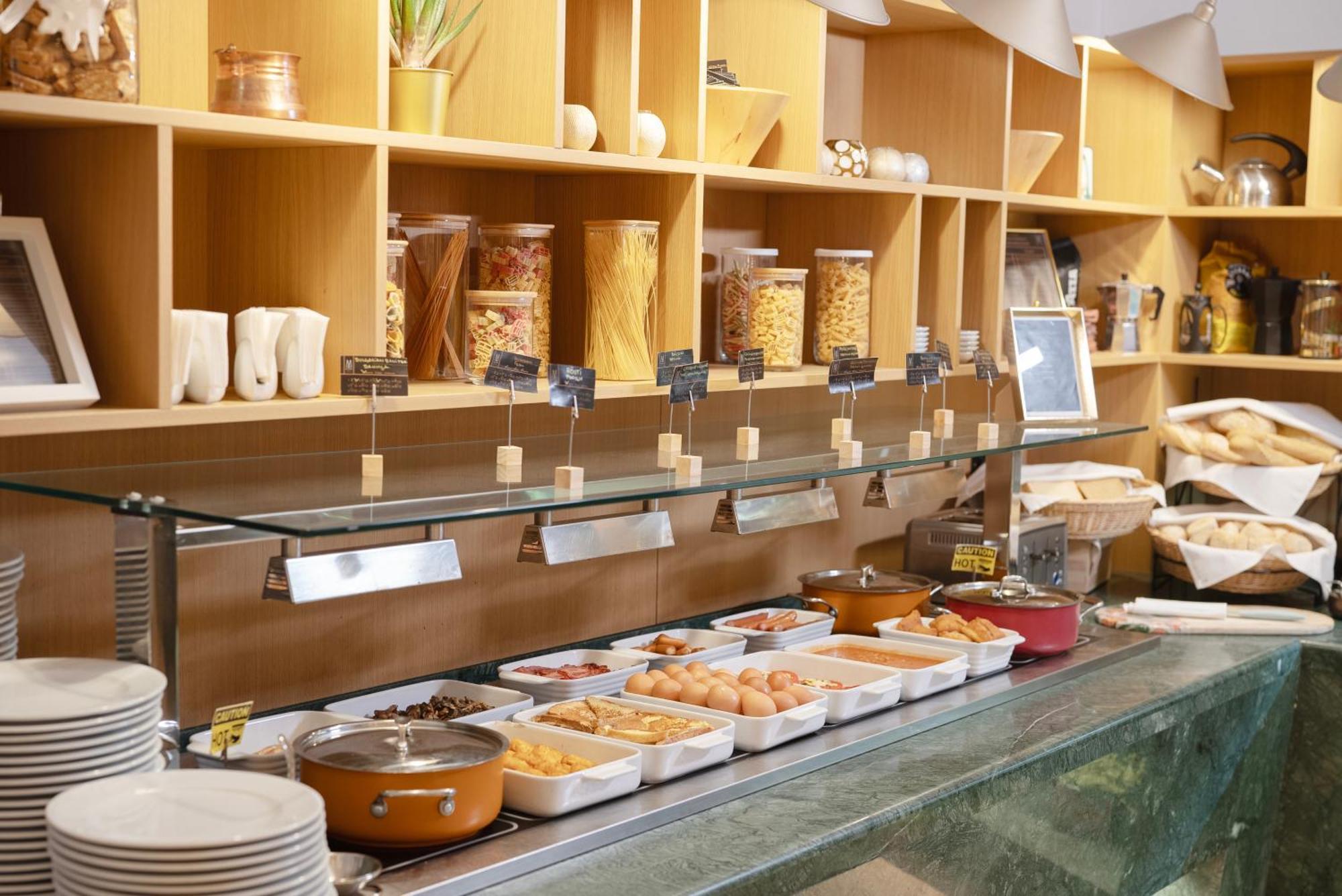 索菲亚之家酒店 索菲亞 外观 照片 A buffet at a hotel